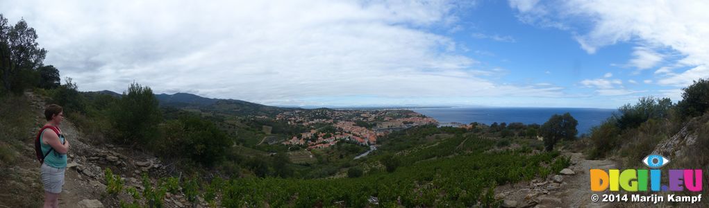 FZ007568-75 View of Collioure from fort